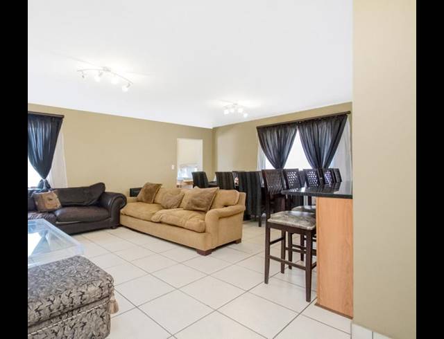 3 BEDROOM HOUSE FOR SALE IN NORTH RIDING